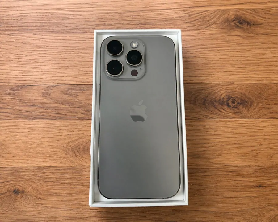 Temiz Kutulu İphone 16 Pro — 2
